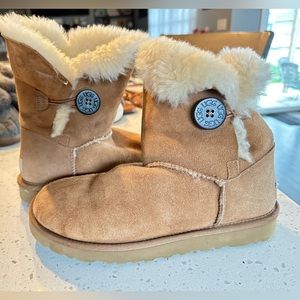 Bailey Button UGGs, size 7
